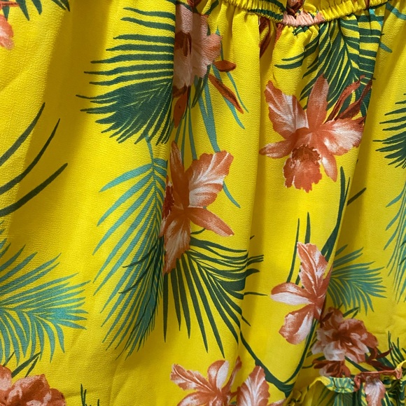 F21 Off the shoulder flounce mini dress - Picture 3 of 3